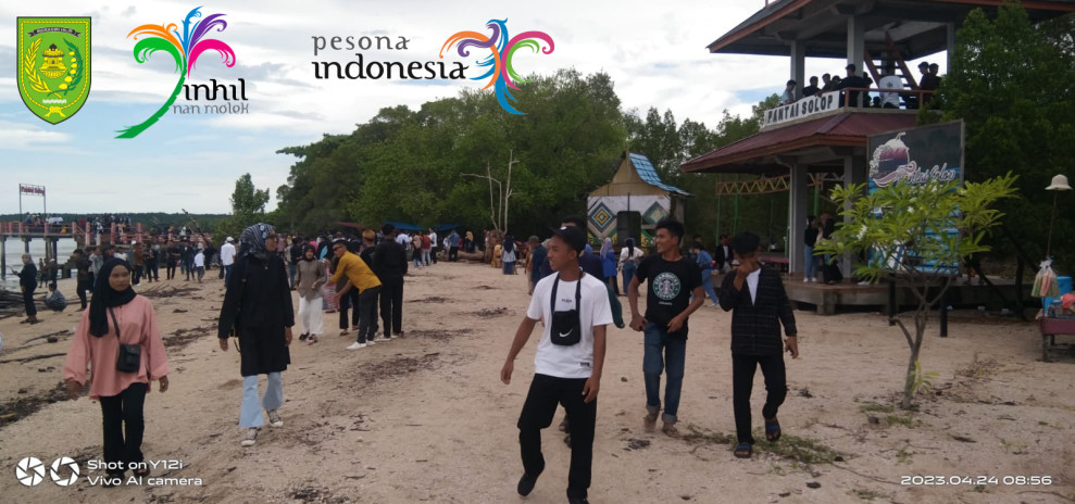 Suasana Khas Pantai Solop Sungguh Menyenangkan