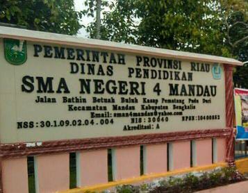Waduh, Terlambat Sekolah Siswa-Siswi SMAN 4 Mandau Diminta 10 Ribu