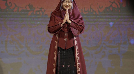Hj Zulaikha Tampilkan Batik Hasil Kerajinan Inhil Dalam Ajang Riau International Fashion Festival 20