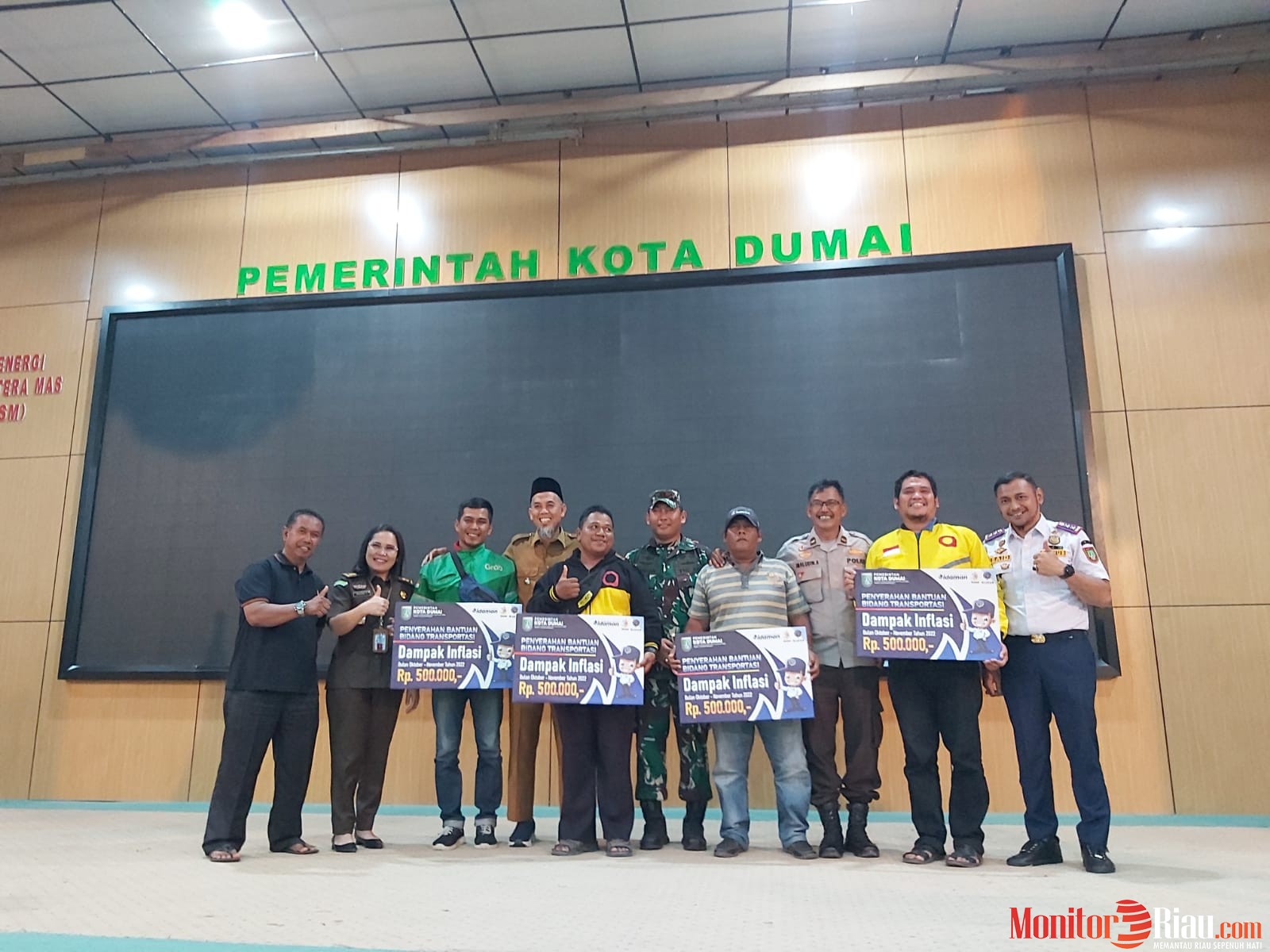 323 Ojol dan Pengemudi Angkutan Umum Terima Bansos BBM Senilai Rp500 Ribu