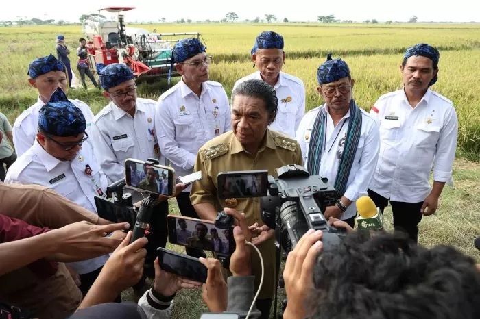 Pj Gubernur Banten : Pers Miliki Peran Strategis Dalam Menyampaikan Informasi