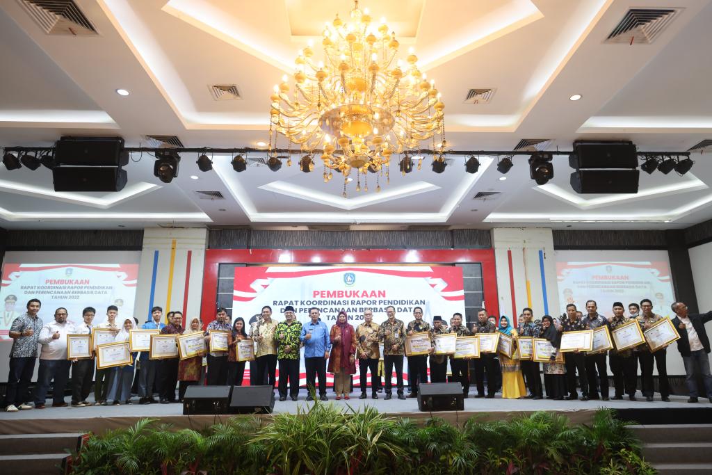 Gubernur Ansar Buka Rakor Pendidikan & Perencanaan Berbasis Data di Kota Batam
