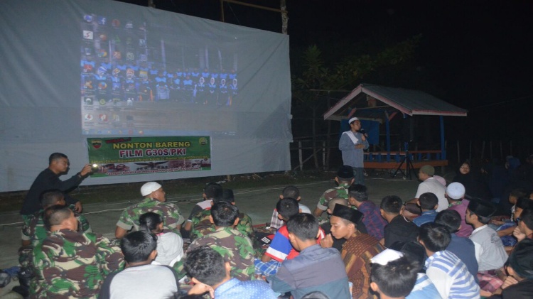 Ponpes Syafaaturrasul Teluk Kuantan Nobar Film G30S/PKI