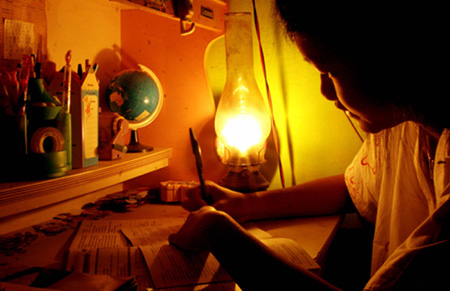 Warga Mempura dan Dayun Keluhkan Pemadaman Listrik 10 Jam