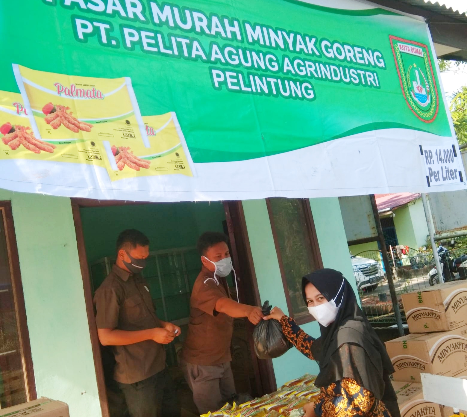 Hari ke-6, PT. Pelita Agung Agrindustri Gelar Pasar Murah di Kantor Lurah Mundam