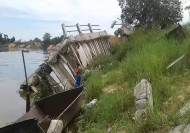 Ratusan Rumah di Pinggiran Sungai Kampar Terancam Longsor