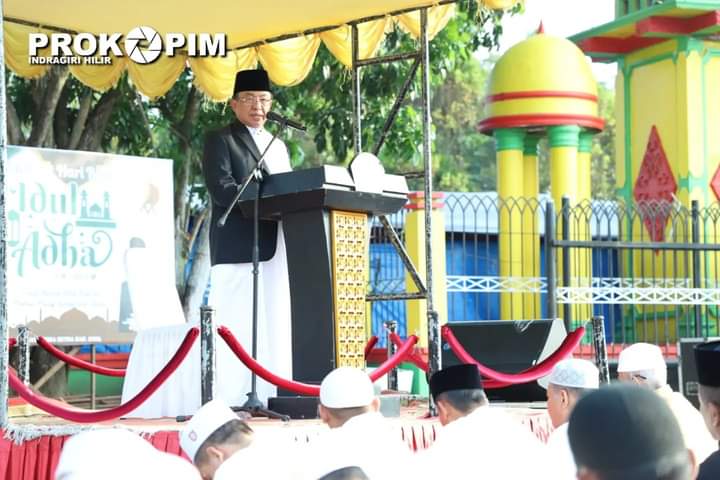 Bupati HM Wardan Sholat Idul Adha 1444 H Bersama Masyarakat Tembilahan