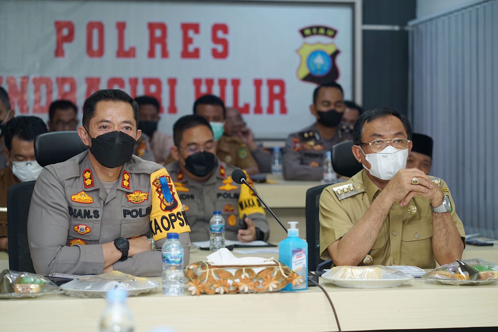 Bupati HM Wardan Ikuti Video Conference Percepatan Vaksinasi dengan Kapolda Riau
