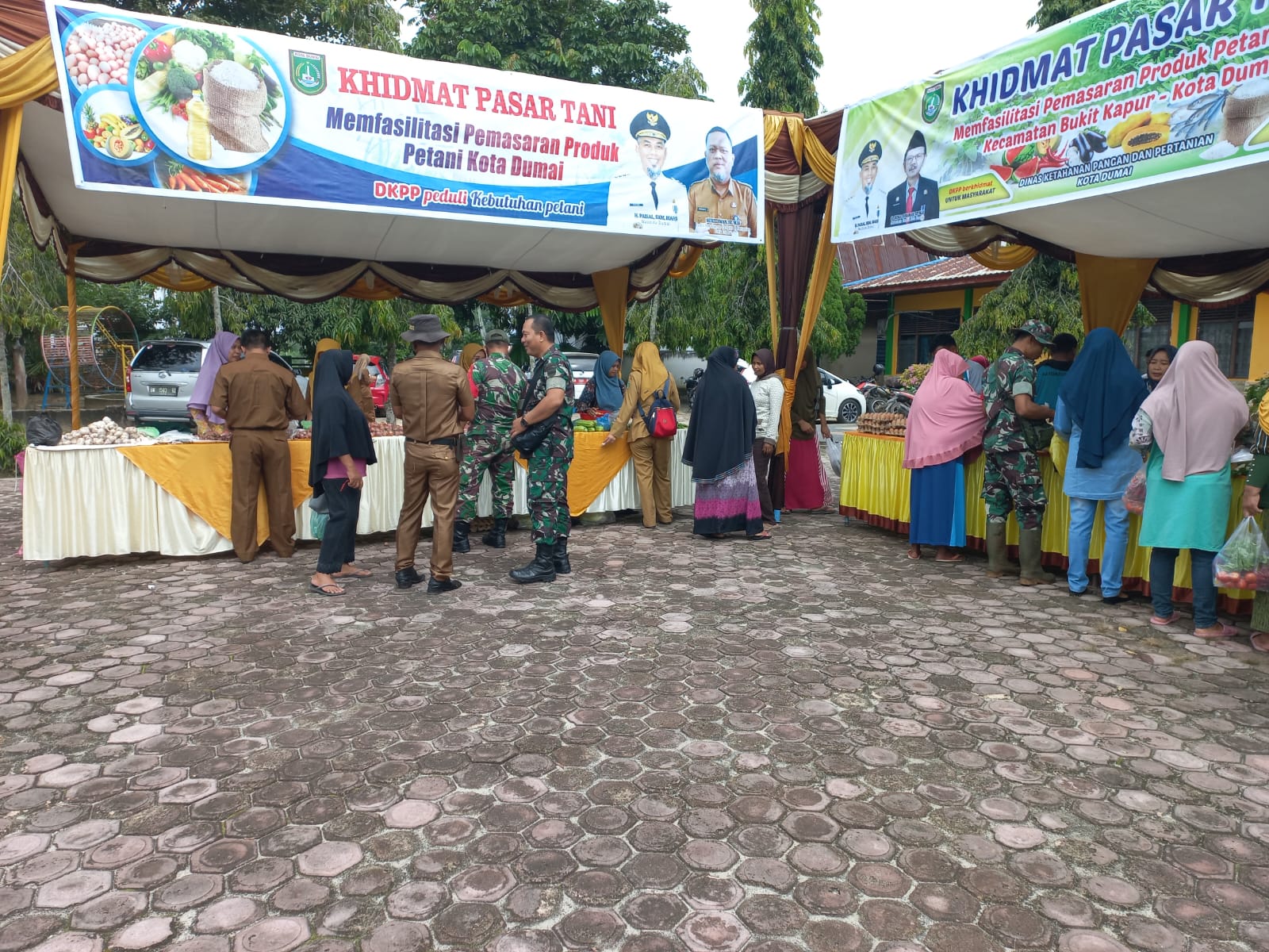 Pasar Tani di Kantor Camat Bukit Kapur Dihadiri Oleh Danramil 02