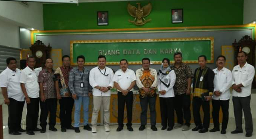 Pemkab Labuhanbatu Serahkan DHKP dan SPPT PBB-P2 Tahun 2020