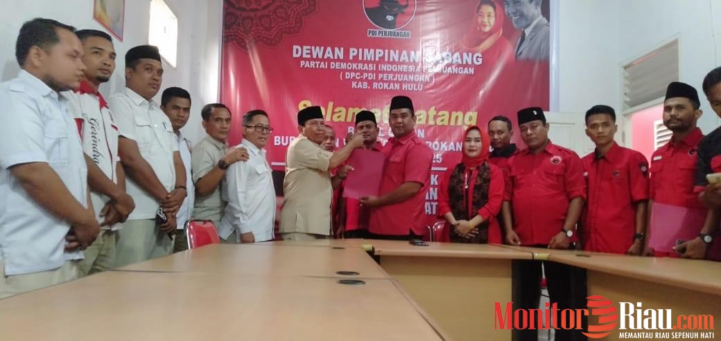 Usai Mendaftar, PDI-P Rohul Suguhkan Nasi Goreng ke Ketua Gerindra 