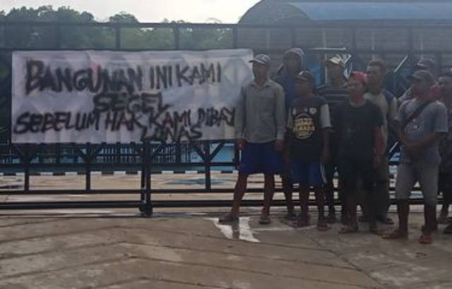 Upah 5 Bulan Belum Dibayar, Pekerja Segel Kantor PDAM di Labuan Bajo