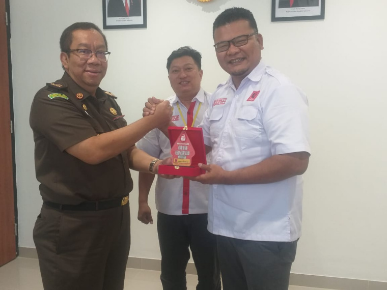 Kunjungi Kejati Riau, Ketua DPD Projo Riau: Awasi Dana Desa