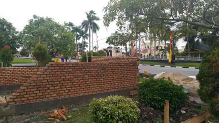 Pembangunan Toilet Depan Istana, Diprotes Warga