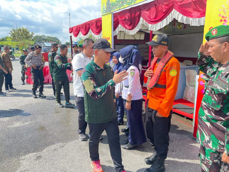 Didampingi Dandim 0320/Dumai, Danrem 031/WB Meninjau Langsung Pos Pengamanan Nataru 2024