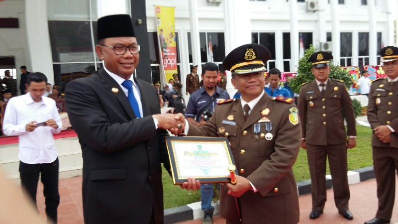 Kejaksaan Negeri Rohil Dapat Penghargaan TP4D dari Bupati