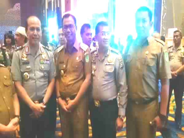 Bupati Rohil Terima Penghargaan dari Kapolri Tito Karnavian