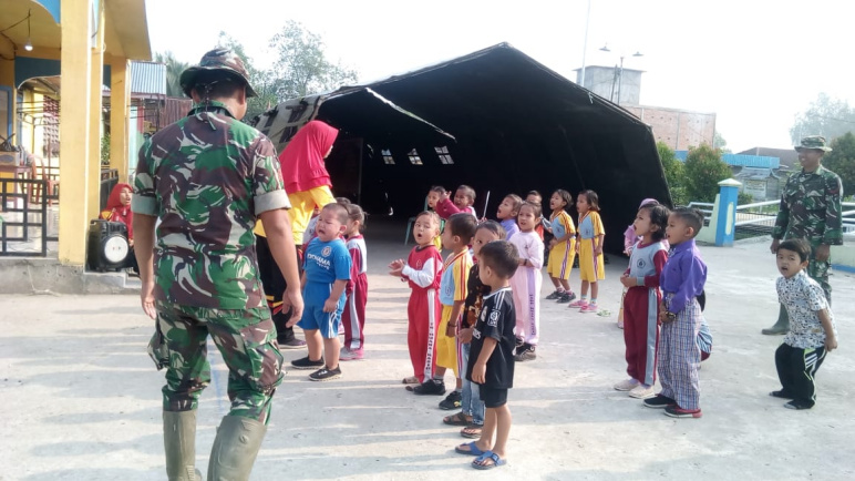 Satgas TMMD ke-106 Komsos ke Paud Muara Kasih