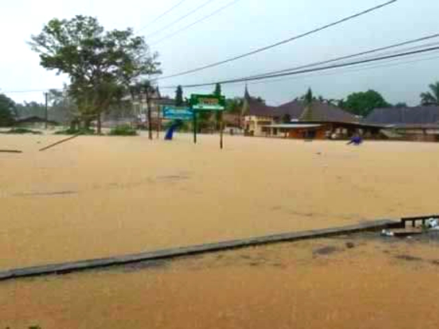 Hujan Berketerusan, Akses Jalan Sumbar-Riau Terputus