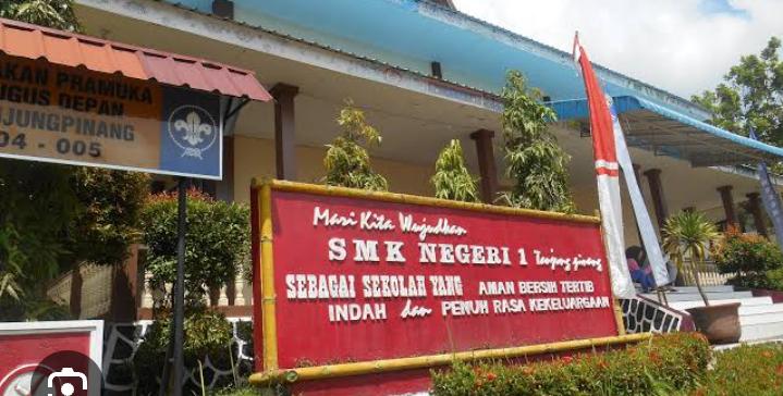 Heboh SMK N 1 kota Tanjungpinang tak berikan pakaian seragam sekolah