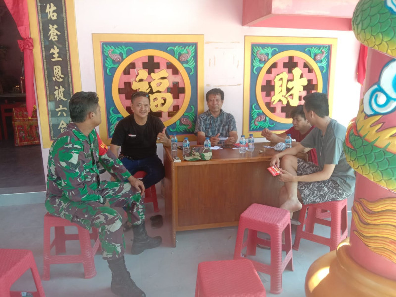 Mempererat Hubungan Baik, Sertu Afnal Laksanakan Komsos