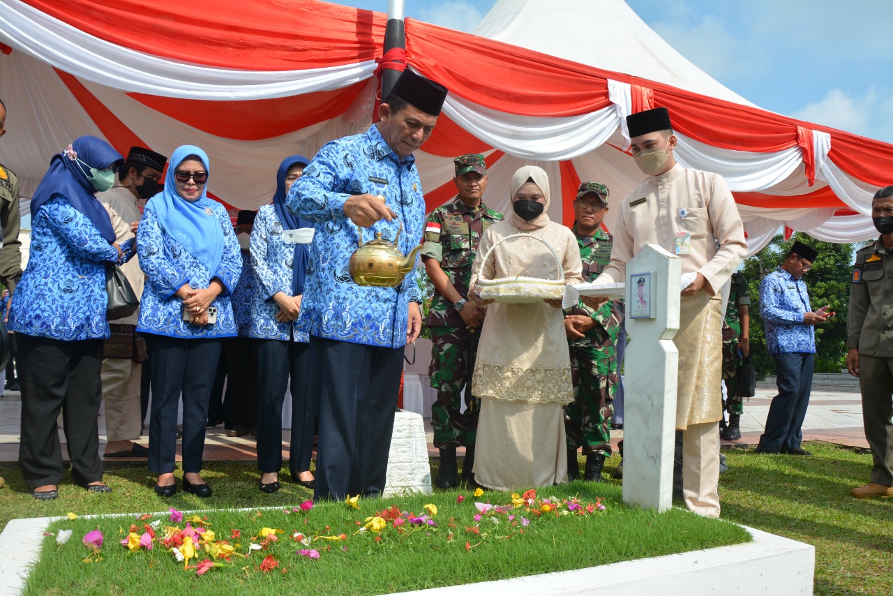 Peringati Harkitnas Ke-114, Gubernur Ansar Ziarah TMP Batu 5 Tanjungpinang