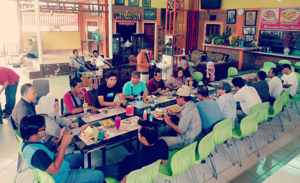 Pertemuan Dengan Rekan Pers, Hj Kholijah Ajak Sukseskan HUT PGRI Ke 77 Tingkat Provinsi Riau