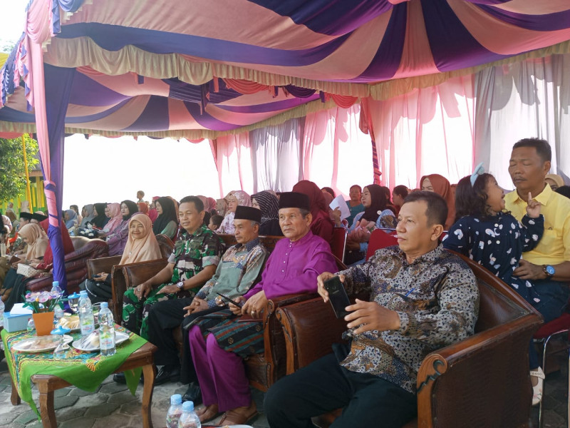 Peltu Cecep Komara Berikan Pesan Inspiratif pada Perpisahan SMPN 5 Bukit Nenas