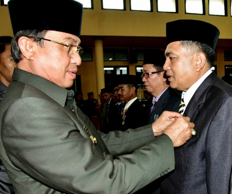 Bupati Inhil Anugerahi Satyalancana Karya Satya Kepada 595 ASN