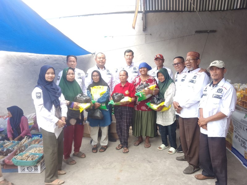 Sambut Idul Fitri, LPMK Jayamukti Dumai Timur Berbagi Sembako untuk Masyarakat