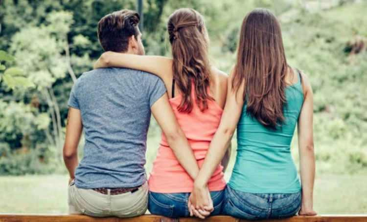 Tindakan yang Tepat Jika Memergoki Suami Bareng Pelakor