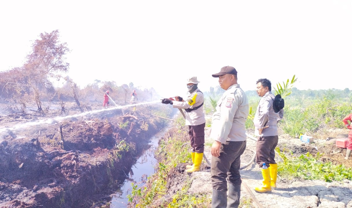 Polsek Bangko Lakukan Pendinginan di Titik Hospot di Desa Labuhan Tangga Hilir
