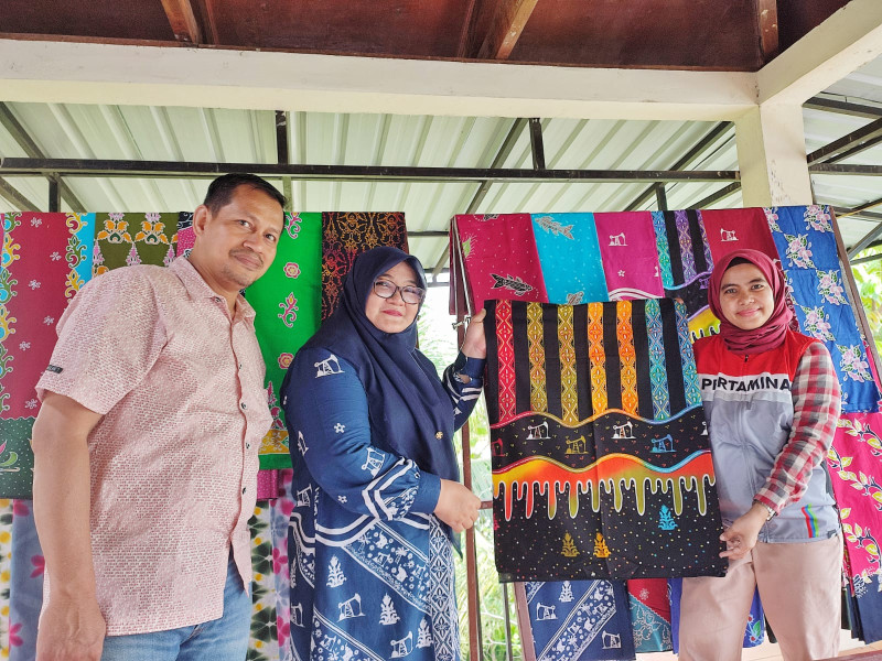 Melihat Batik Mandau, Kreasi Ibu-ibu PKK yang Angkat Motif Melayu & Migas