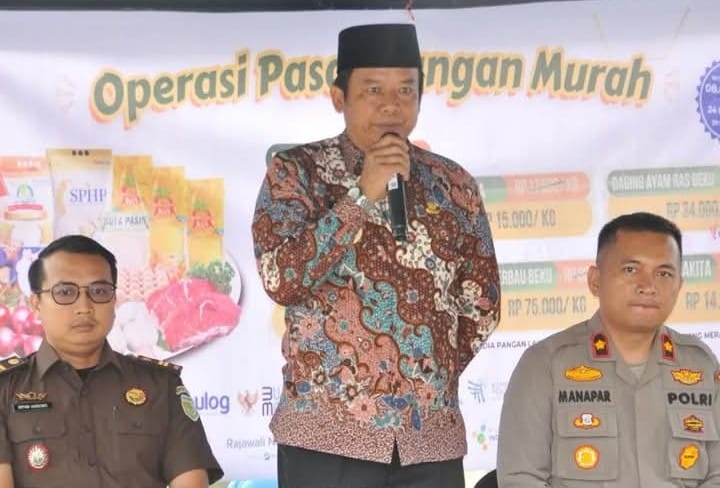 Hadiri dan Buka Operasi Pasar Pangan Murah di Rengat, Ini Pesan Wabup Inhu Hendrizal