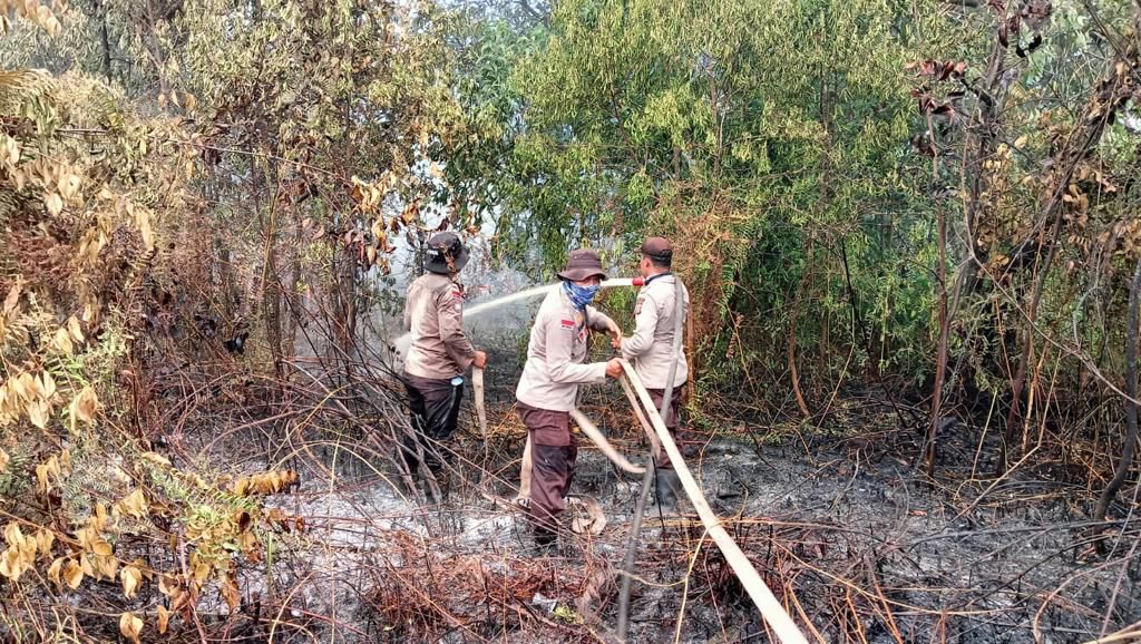 Dua Hari Berjibaku, Kapolres Bengkalis dan Tim Bertekad Pantang Pulang Sebelum Padam