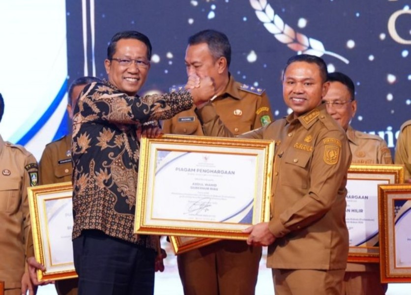 Pemprov Riau Raih Penghargaan Menteri Hukum atas Komitmen Perluas Akses Bantuan Hukum