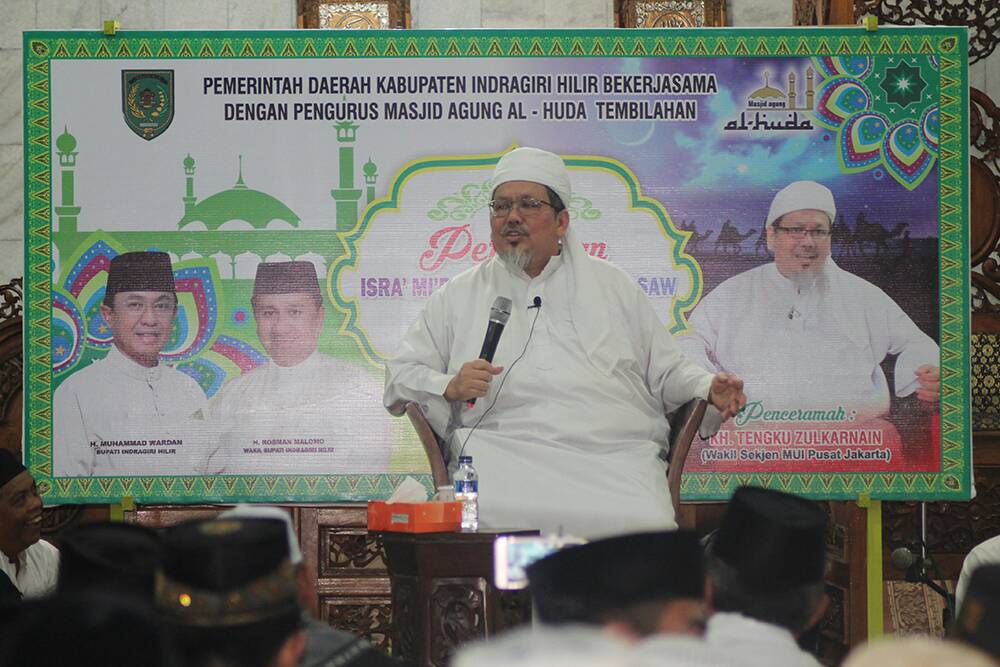 Wakil Sekjen MUI Pusat Tausiah Peringatan Isra' Mi'raj di Mesjid Al-Huda Tembilahan
