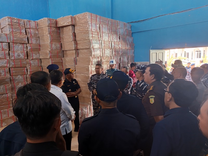 TNI AL Gagalkan Penyelundupan Rokok Ilegal di Perairan Riau, Nilainya Mencapai Hampir Seratus Miliar Rupiah