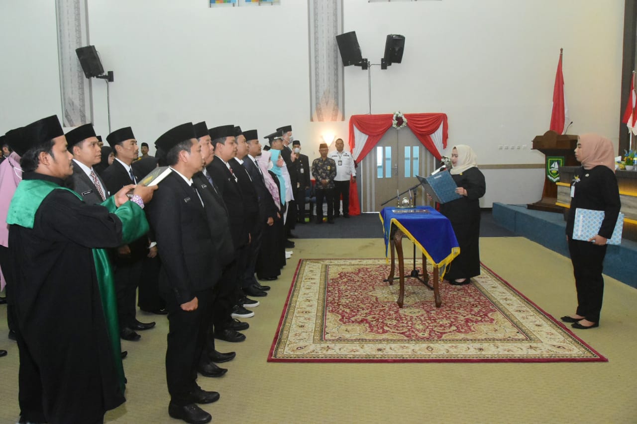 Bupati Kasmarni Lantik Pejabat Administrator dan Pengawas Dilingkungan Pemkab Bengkalis