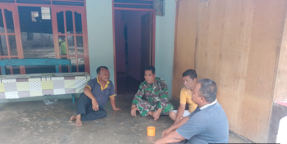 Serma Novrianto Koramil 03 SS Galang Kesadaran Warga Cegah Karhutla