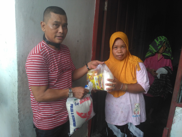 IKAPSU Dumai Peduli, Bagikan Sembako ke Masyarakat Yang Terdampak Covid-19