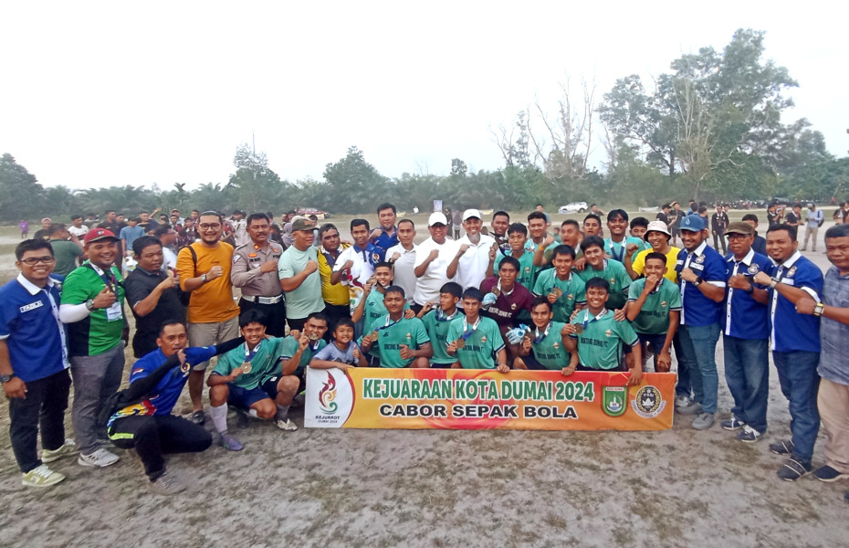 Walikota Dumai Tutup Kejurkot Cabor Sepakbola, Dumai Barat Juara