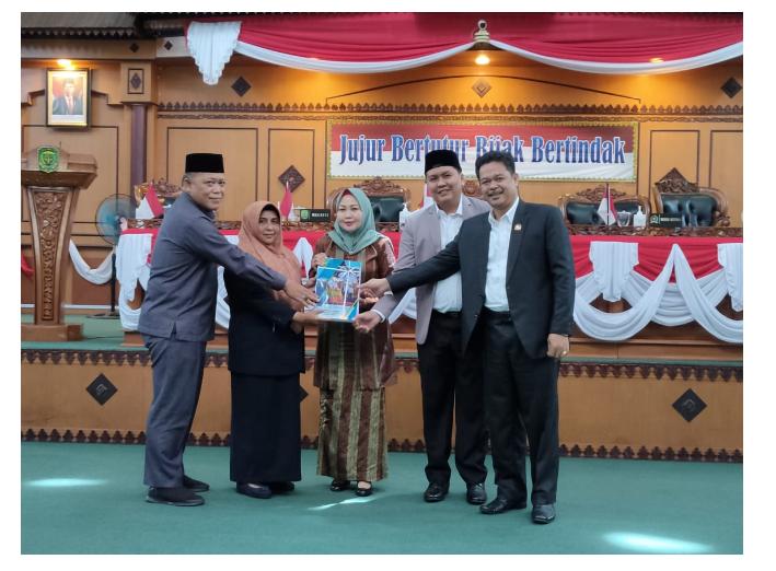 Walikota Rahma Sampaikan LKPJ 2022 ke DPRD Tanjungpinang