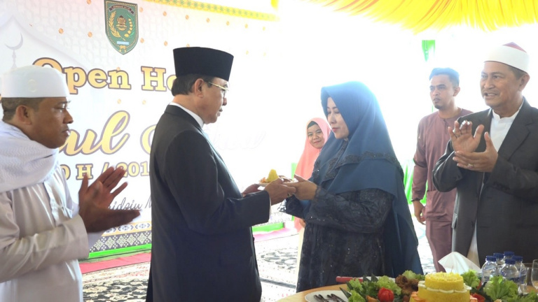 Usai Shalat Ied Adha, Bupati Inhil Gelar Open House di Kediaman Dinas