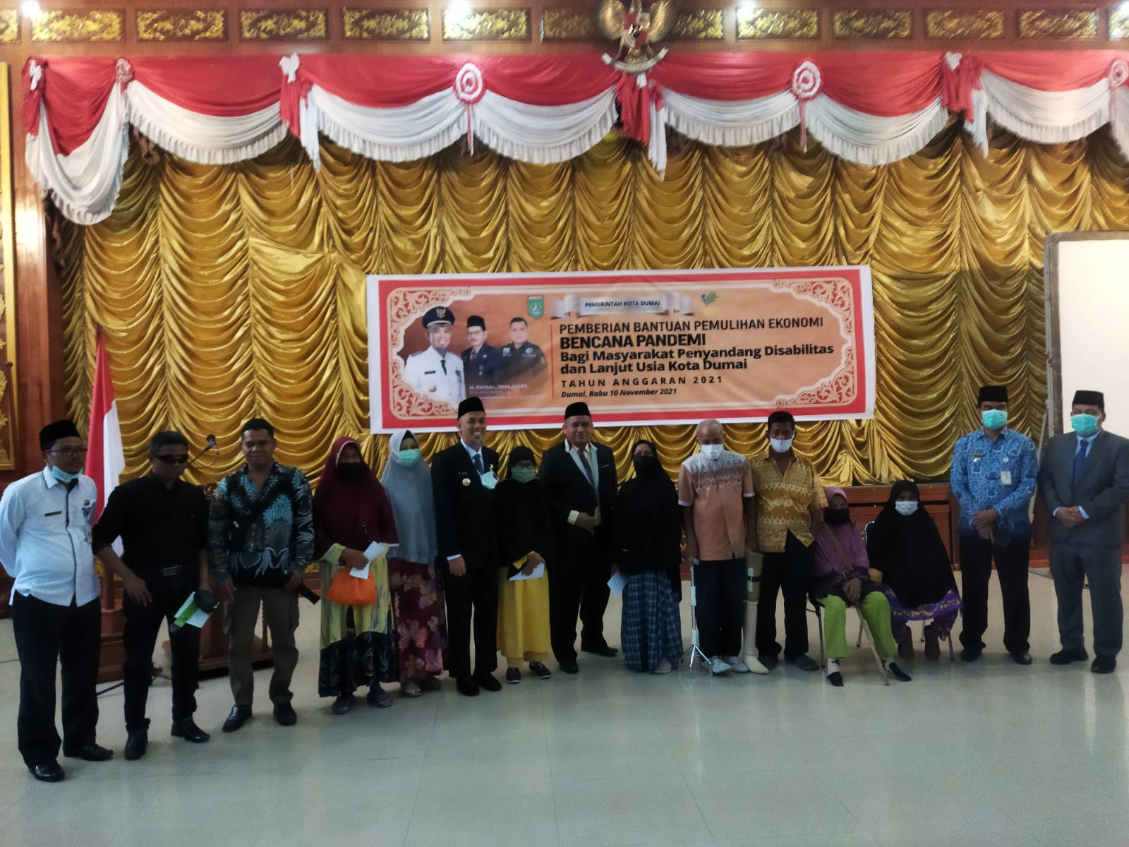 Dinas Sosial Dumai Beri Bantuan pada Lansia dan Penyandang Disabilitas