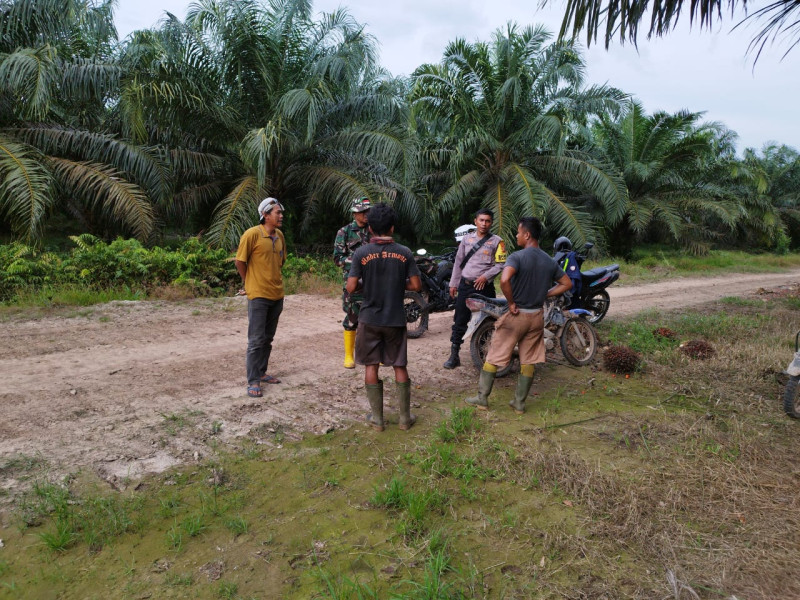 Komsos Oleh Serda Miftah Untuk Mencegah Karhutla