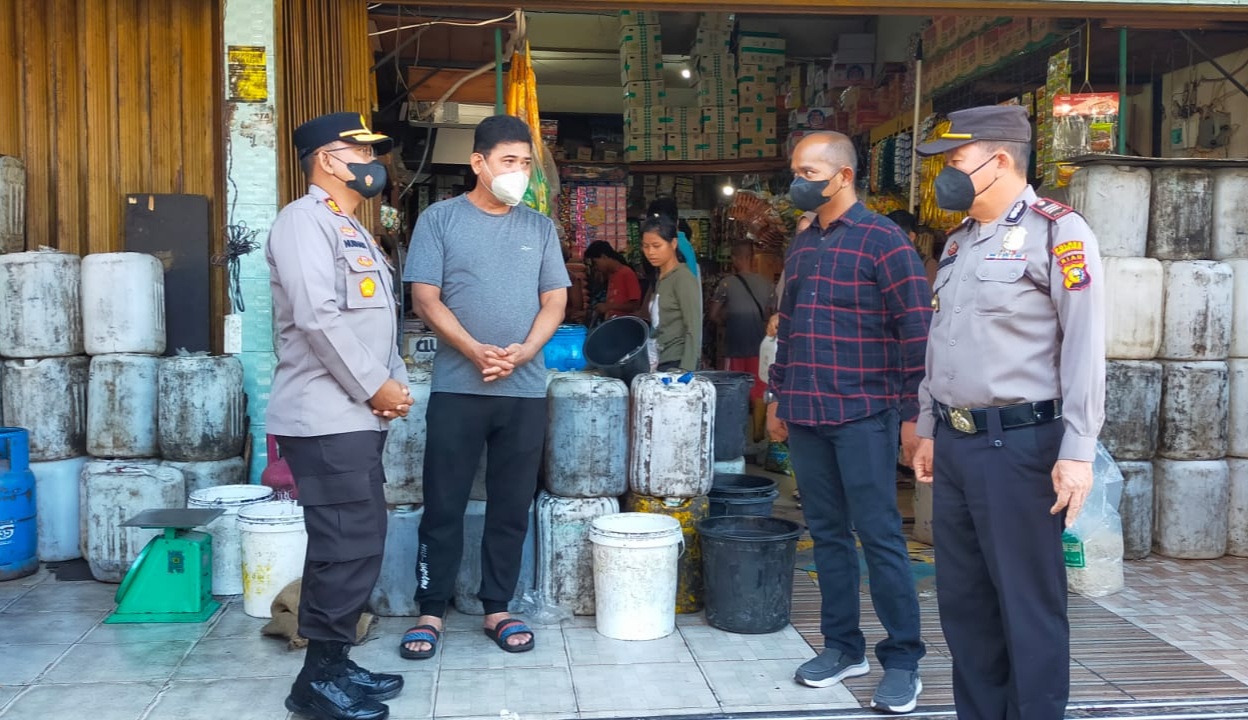 Kapolres Rohil Tinjau Langsung Gudang Minyak Goreng di Bagansiapiapi