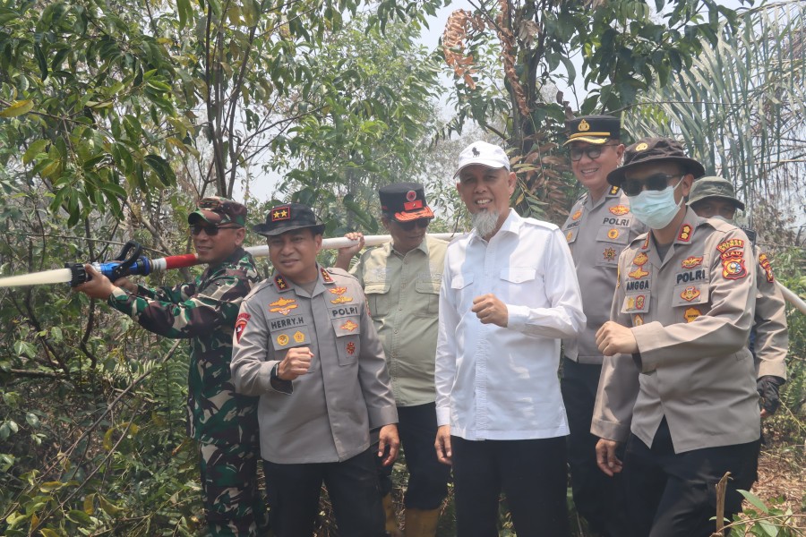 Kapolda Riau Tinjau Langsung Daerah Karhutla di Kota Dumai
