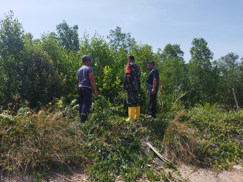 Meningkatkan Kesadaran Masyarakat Untuk Mencegah Karhutla, Serda Miftah Laksanakan Komsos