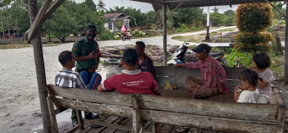 Wujud Kepedulian, Serda Edi Saputra Laksanakan Komsos